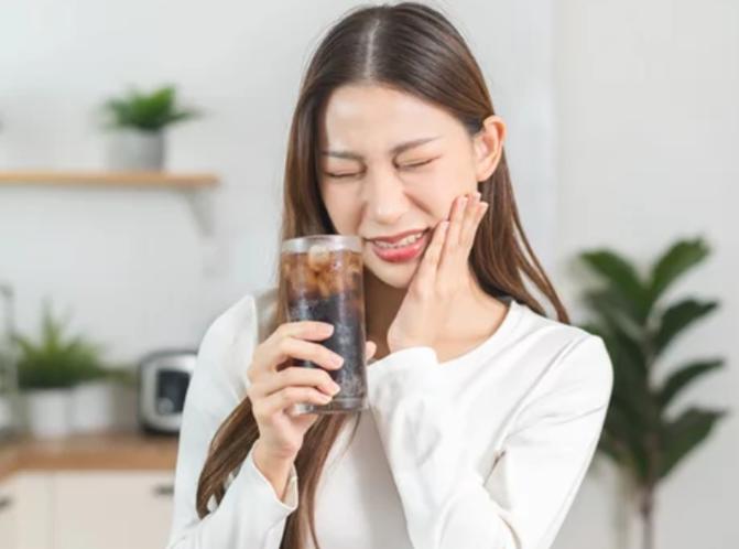 女性が知るべき歯の知覚過敏の原因と対策【日野市】